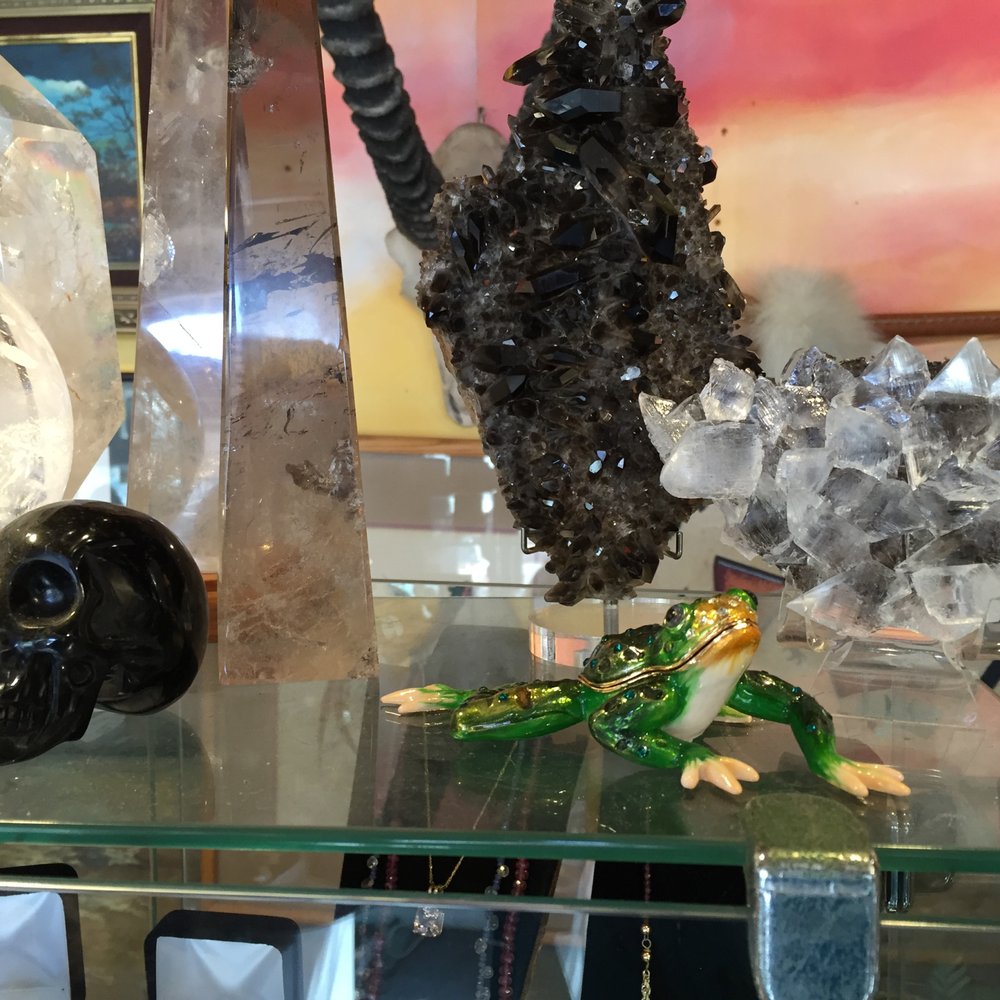 Dinosaur Gallery - Gemstones & Minerals Near Me - Del Mar, California