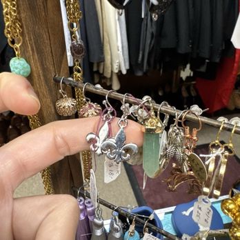 Plush & Plunder - Used, Vintage & Consignment Near Me - Hyannis, Massachusetts