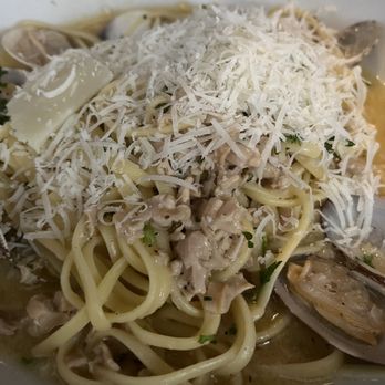 MA'S Italian Kitchen - Linguine and clam sauce. It was just perfectly lemony! - Italian Near Me - Burbank, California MA'S Italian Kitchen - Linguine and clam sauce. It was just perfectly lemony! - Italian Near Me - Burbank, California