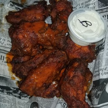 Quinnz Pinz - Buffalo Wings - Bowling Near Me - Middletown, New York
