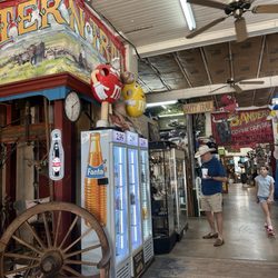 Western Trail Antiques & Marketplace