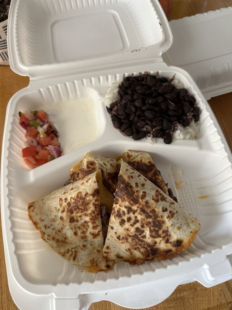 Food from Pollo Amigo