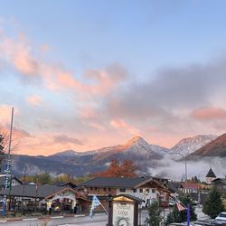 Bavarian Lodge - Beautiful sunrise on the newly snow capped mountains
