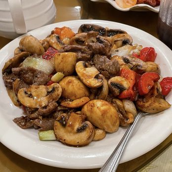Golden Spring Restaurant - Stir fried mushroom & beef in black pepper sauce ($23.95) - Seafood Near Me - Vancouver, British Columbia Golden Spring Restaurant - Stir fried mushroom & beef in black pepper sauce ($23.95) - Seafood Near Me - Vancouver, British Columbia