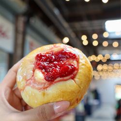 Leftie Lees - Seasonal Cream Cheese Danish @tiffhuangry
