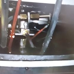 Confortnet - Aqui se aprecia como cae el agua y llena el fondo del termo