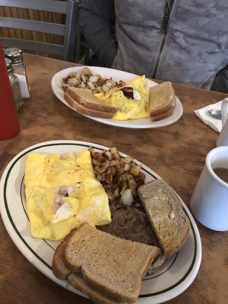 HARRIS DINER Updated October 2024 12 Reviews 79 North Ave, Owego