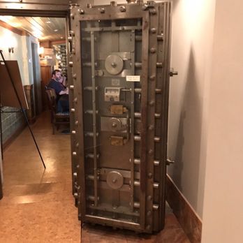 Postero - Another vault into a dining room - New American Near Me - Hendersonville, North Carolina