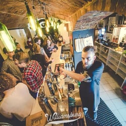 Williamsburg - Danny szaleje za barem