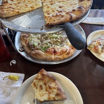 Tower Of Pizza - Alfredo Pizza Deluxe Pizza - Italian Near Me - Key Largo, Florida Tower Of Pizza - Alfredo Pizza Deluxe Pizza - Italian Near Me - Key Largo, Florida