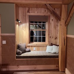 Robert Frost Mountain Cabins - The famous reading nook!