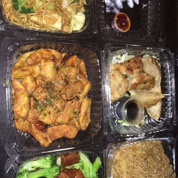 Veggie Lee - Chow mein, salt and pepper pumpkin, potstickers, sesame chicken, Vegan Chicken and Pineapple Fried Rice - Vegan Near Me - Hayward, California
