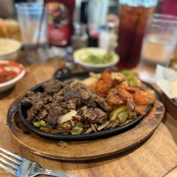 Los Dos Potrillos - Carne Asada Fajitas