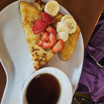 Two Chicks Cafe - Side of French toast - Breakfast & Brunch Near Me - New Orleans, Louisiana Two Chicks Cafe - Side of French toast - Breakfast & Brunch Near Me - New Orleans, Louisiana