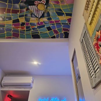 Nom Nam - Decor Troi Dat Oi - Vietnamese Near Me - New York, New York Nom Nam - Decor Troi Dat Oi - Vietnamese Near Me - New York, New York