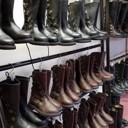 Derosa's Boots and Exquisite Leather