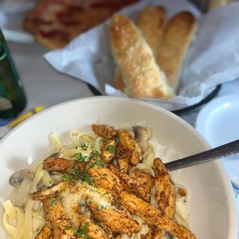 Spaghetti Western Italian Cafe - Chicken Alfredo pasta - Italian Near Me - Houston, Texas Spaghetti Western Italian Cafe - Chicken Alfredo pasta - Italian Near Me - Houston, Texas
