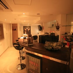 Glamour House