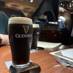 Henry's Bar & Restaurant - Guinness-so much better on tap!