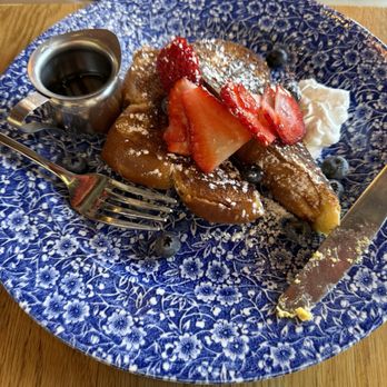 Hen Quarter - Berry French Toast - Southern Near Me - Alexandria, Virginia
