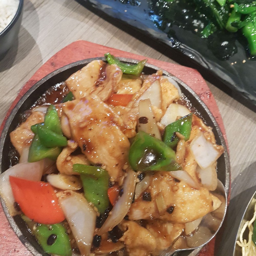 9 Queen Chinese - Mmm mm m. Delicious - Chinese Near Me - Brampton, Ontario