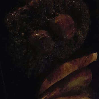 Clutch - It was dark outside sorry this didn't do this awesome steak justice! But trust, it was soooo good! - Mexican Near Me - Venice, California