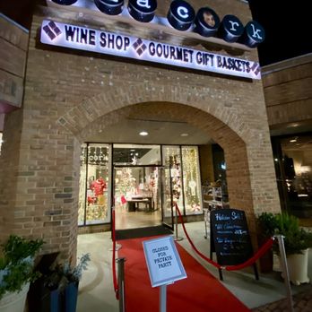 à la cork by Pour Baby - Curb appeal - Wine Tasting Classes Near Me - Mobile, Alabama à la cork by Pour Baby - Curb appeal - Wine Tasting Classes Near Me - Mobile, Alabama