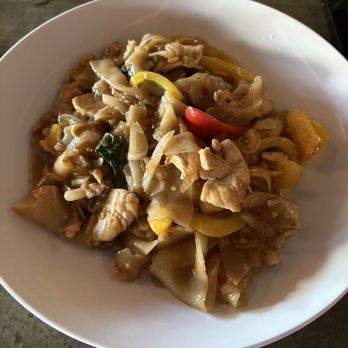 Sabai - Pad Kee Mao Pad Kee Mao - Bars Near Me - Richmond, Virginia