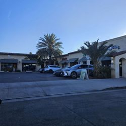 Maclay Plaza - Small stores there