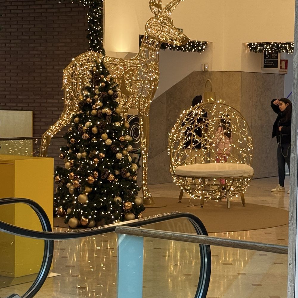Armazéns do Chiado - Christmas time - Shopping Centers Near Me - Lisbon, 11