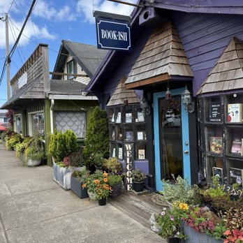 Bookish - Exterior - Used Bookstore Near Me - Cloverdale, Oregon