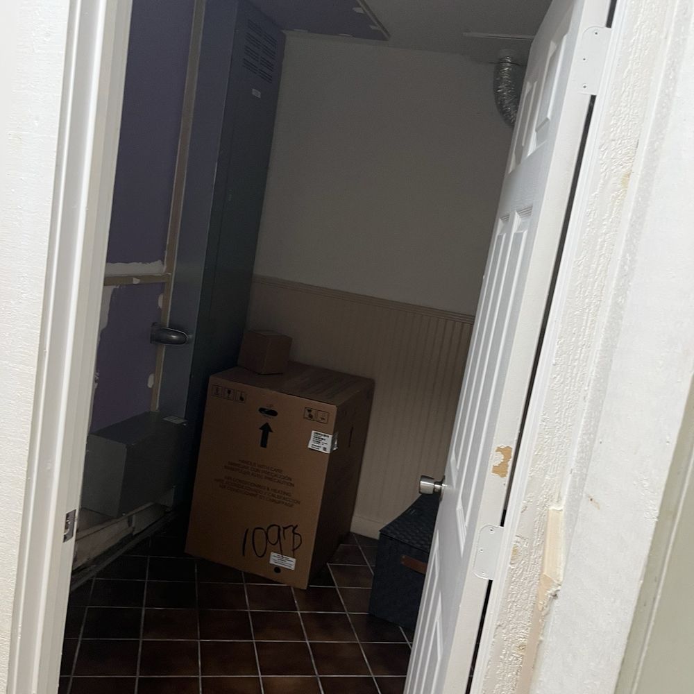Patagonia - Extra room in front bathroom - Argentine Near Me - Royal Palm Beach, Florida Patagonia - Extra room in front bathroom - Argentine Near Me - Royal Palm Beach, Florida
