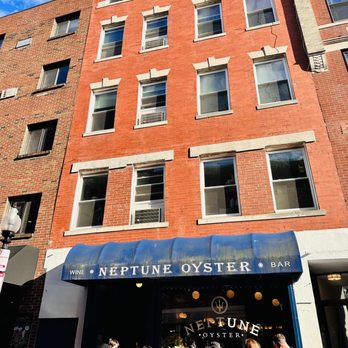 Neptune Oyster - Outside * @eat_with_lily (food instagram & tiktok) - Seafood Near Me - Boston, Massachusetts