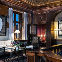 Schlosshotel Berlin - The PATRICK HELLMANN SCHLOSSHOTEL offers an outstandingly impressive ambience and 
the sort of shooting scenes you've been se...