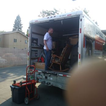 Dee's Movers - Loaded truck - Movers Near Me - Woodland, California Dee's Movers - Loaded truck - Movers Near Me - Woodland, California