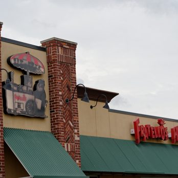 Fratellos Hot Dogs - Exterior - Hot Dogs Near Me - Volo, Illinois