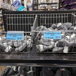 Cold Spot Feeds - Cute little soft shoes for pets in various sizes