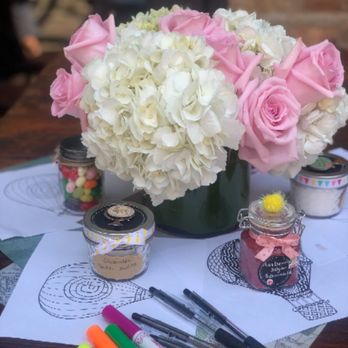 Bukiety Floral - Wow, those flowers made this photo 10x better - Florists Near Me - Chicago, Illinois