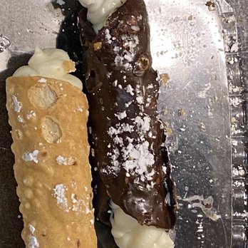 Minelli's Pizza - Yummmy Cannoli's - Pizza Near Me - Columbus, Ohio