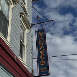 Stowaways Town Tavern - Exterior and pub