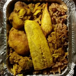 Hartman Jerk Center - Curry Chicken w/Rice & Peas and Plantains (Lunch Portion)