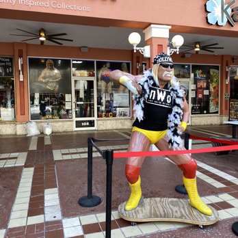 Hogan's Beach Shop - Outside - Sports Wear Near Me - Clearwater, Florida