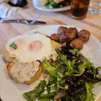 Waking Daisy - Biscuits & Gravy - Breakfast & Brunch Near Me - Brookfield, Wisconsin Waking Daisy - Biscuits & Gravy - Breakfast & Brunch Near Me - Brookfield, Wisconsin