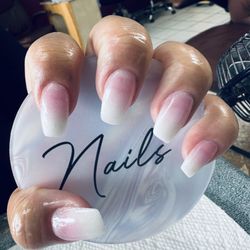 Spa Nails - Ombré pink and white