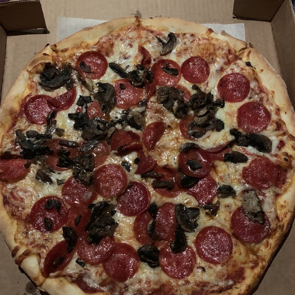Pizza Bella - Large Pie with Mushrooms, Pepperoni and Fresh Garlic - Pizza Near Me - Jacksonville, Florida Pizza Bella - Large Pie with Mushrooms, Pepperoni and Fresh Garlic - Pizza Near Me - Jacksonville, Florida