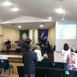 Grace Journey Community Church - Singing praise