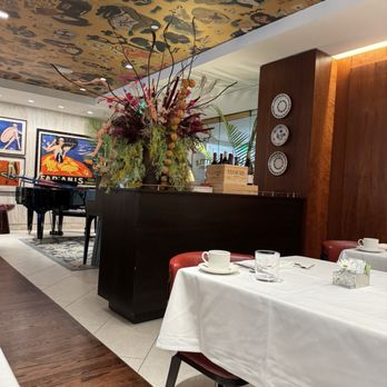 Little Daisy - Ambiance - Bars Near Me - Dallas, Texas Little Daisy - Ambiance - Bars Near Me - Dallas, Texas