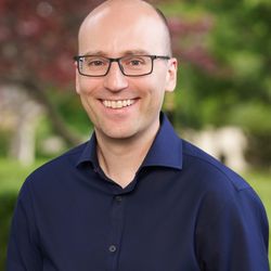 DC Chiropractic And Sports Injury Clinic - Dr. Toth