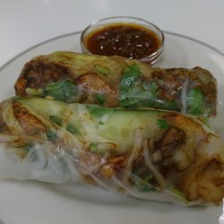 Minh Chau - Mixed filling summer rolls.