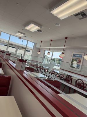 In-N-Out Burger by null